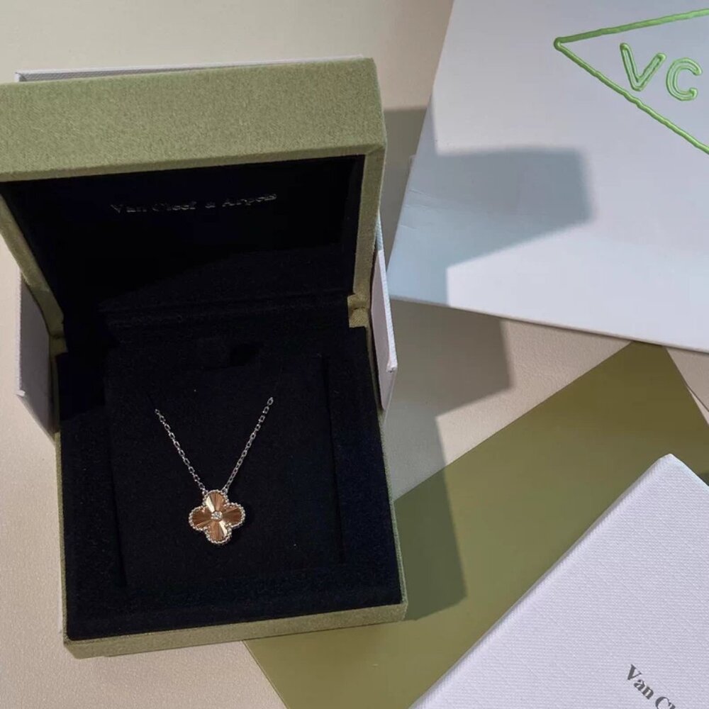 Van Cleef & Arpels Fashion Necklace